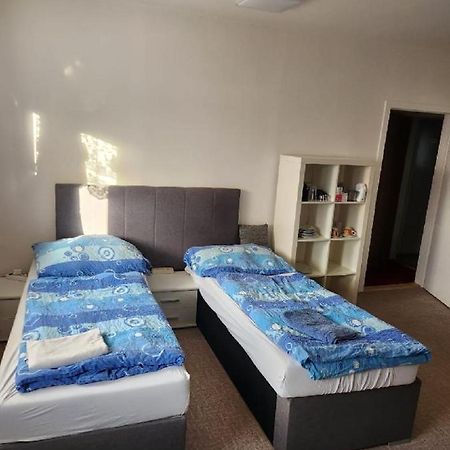 Homestay U Hanky Zdiby Exteriör bild