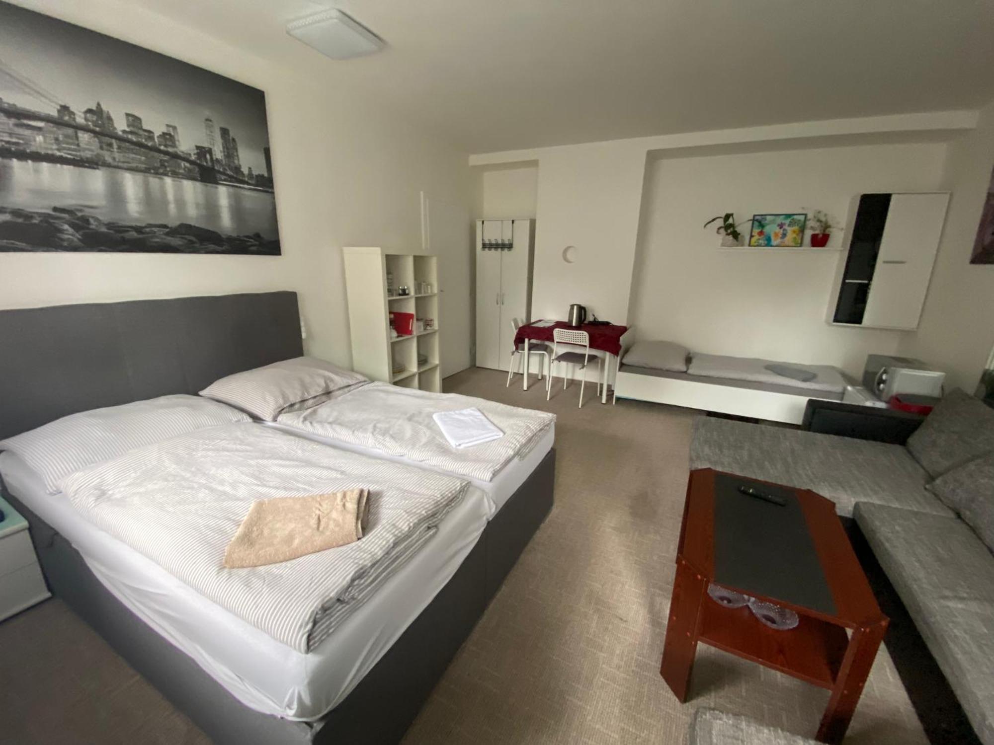 Homestay U Hanky Zdiby Exteriör bild
