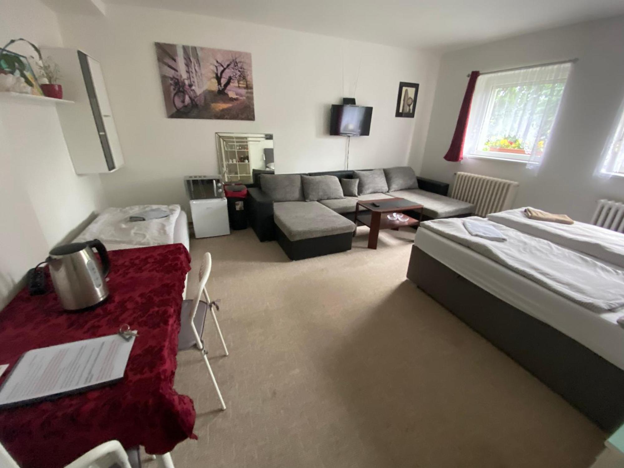 Homestay U Hanky Zdiby Exteriör bild